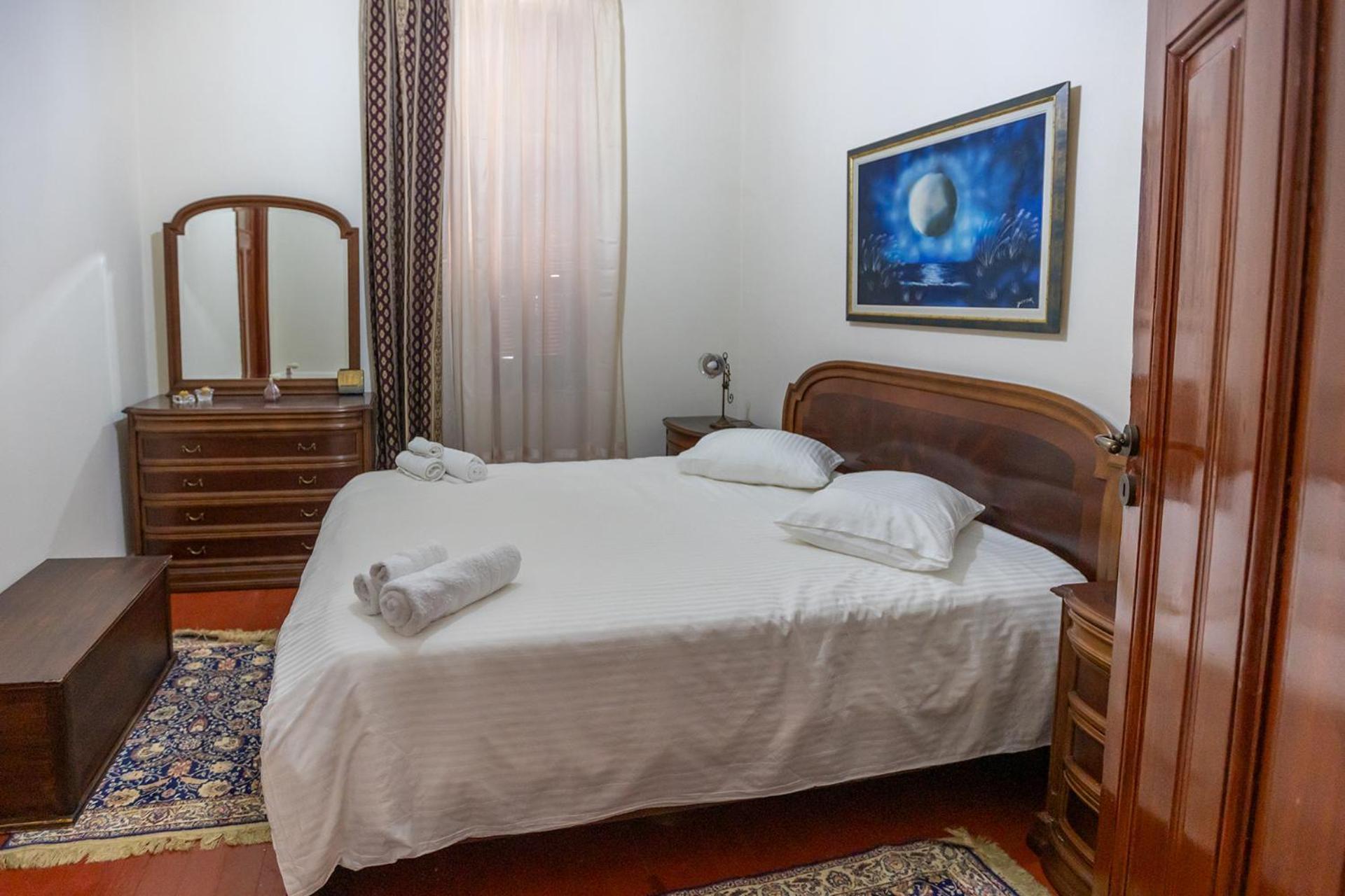 Era Of Elegance: 1928 Classic Dwelling Tripoli Luaran gambar