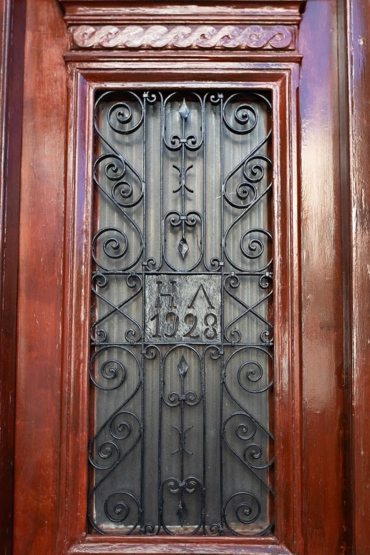 Era Of Elegance: 1928 Classic Dwelling Tripoli Luaran gambar