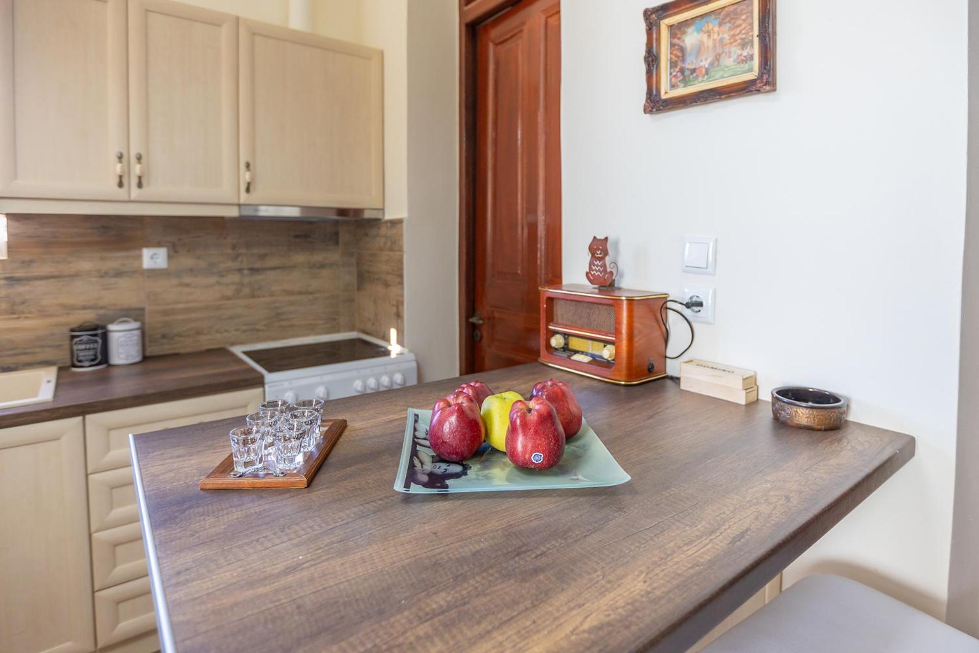 Era Of Elegance: 1928 Classic Dwelling Tripoli Luaran gambar