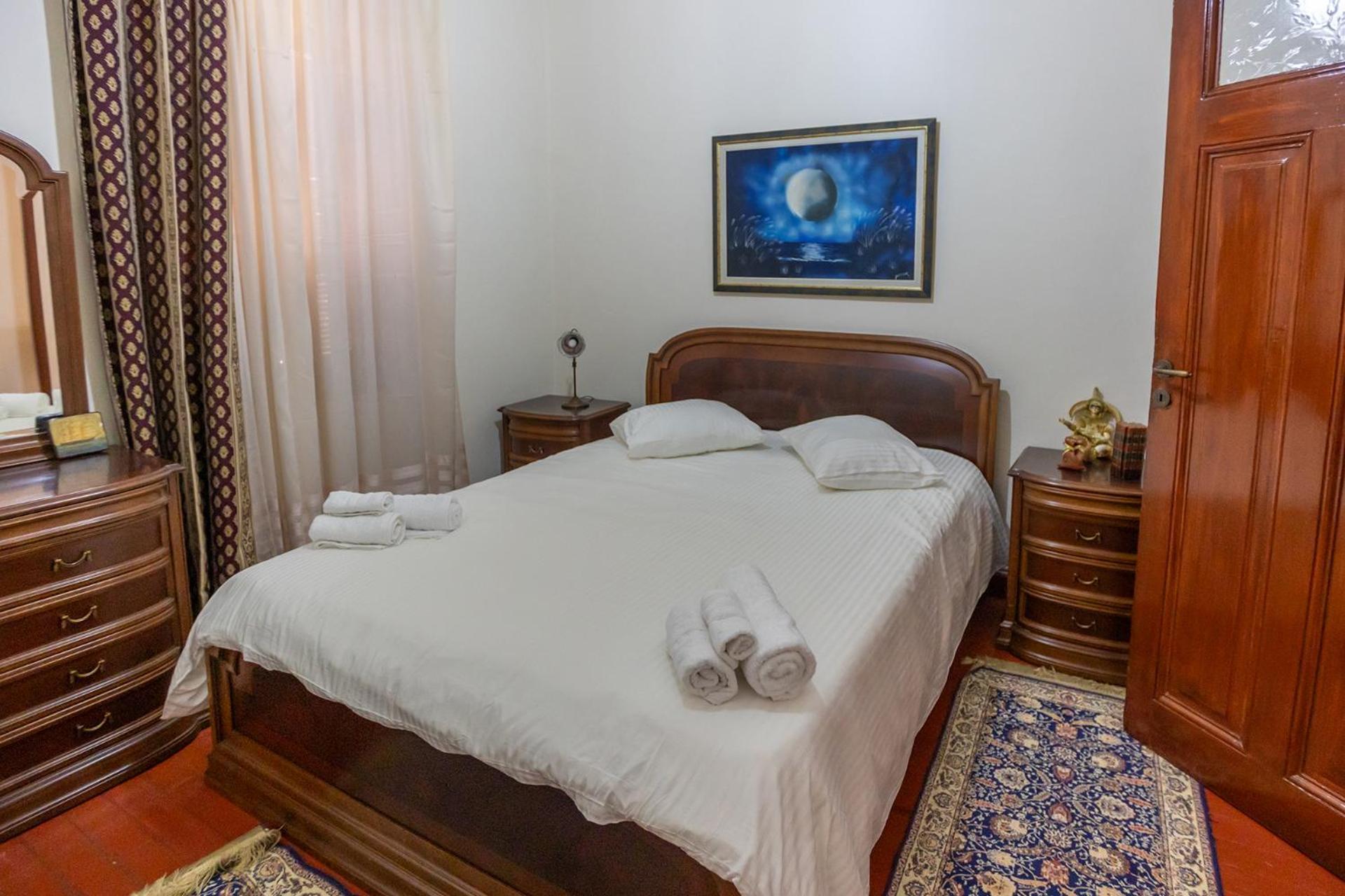 Era Of Elegance: 1928 Classic Dwelling Tripoli Luaran gambar